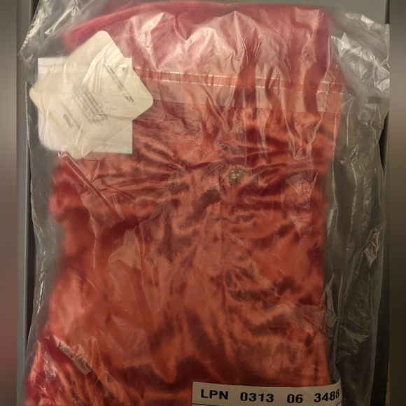 Fabletics Oasis Crushed Velour Crossover Legging - Picture 3 of 4